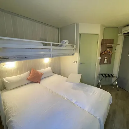Brit Hotel
