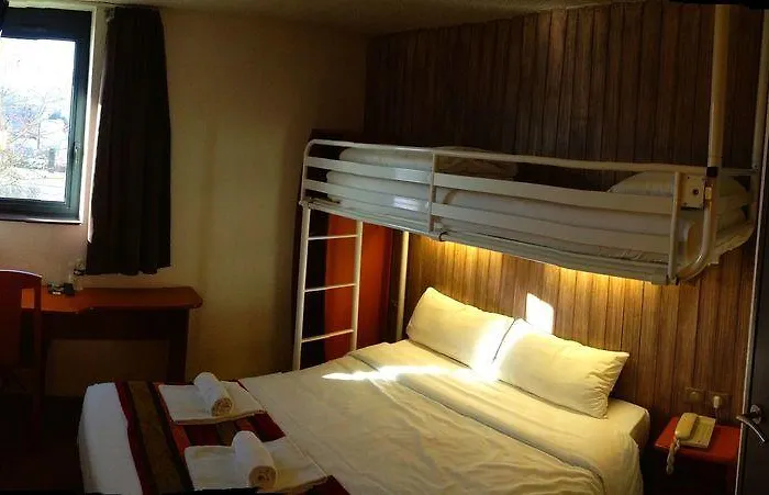 Brit فندق شامبيري